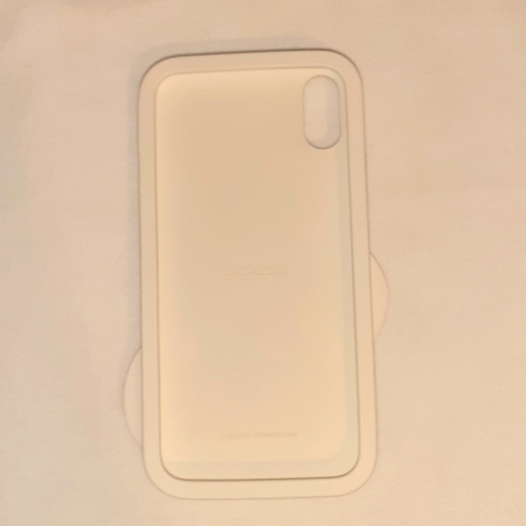 (COACH F65093) IPHONE X/XS SILICONE CASE WHITE WITH OVERSIZED CHERRY RED PINK - Picture 5 of 8